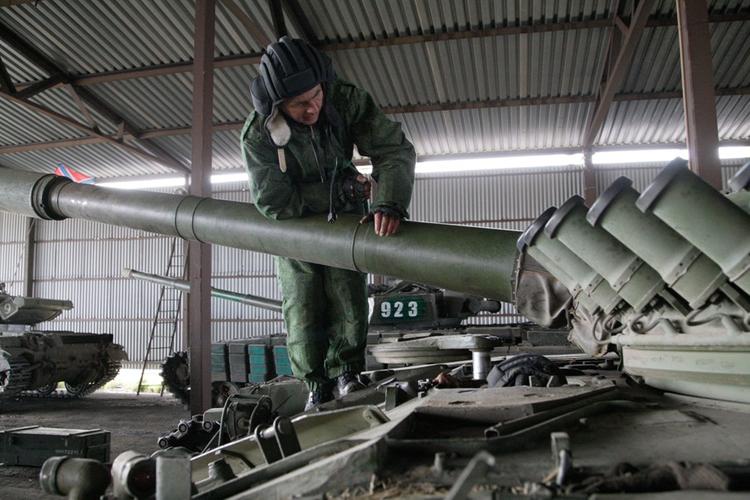 В Киеве рассказали о нелегальных закупках запчастей для военной техники у России
