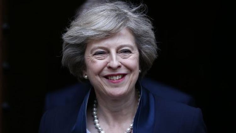 В парламенте Британии хотят отставки Терезы Мэй