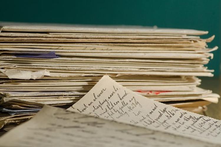 У сестры читинского почтальона дома нашли две тонны писем