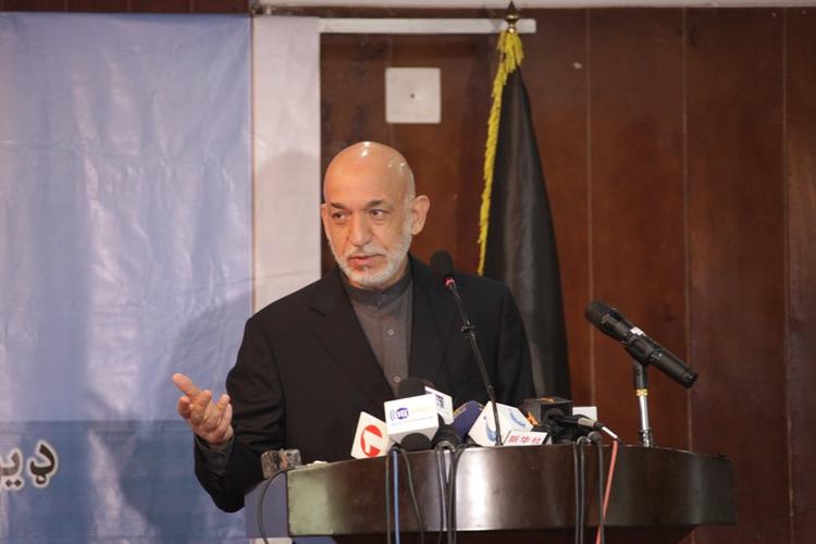 Карзай обвинил США в распространении терроризма в Афганистане