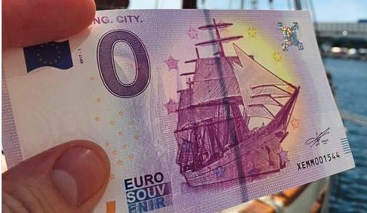 В Германии выпустили купюры номиналом в ноль евро, которые продаются за 2,5 евро