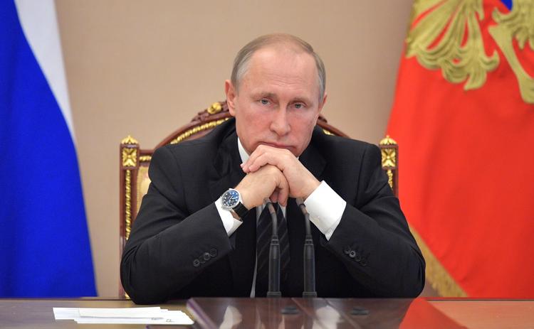 Путин напомнил главе Удмуртии о праве россиян на протест