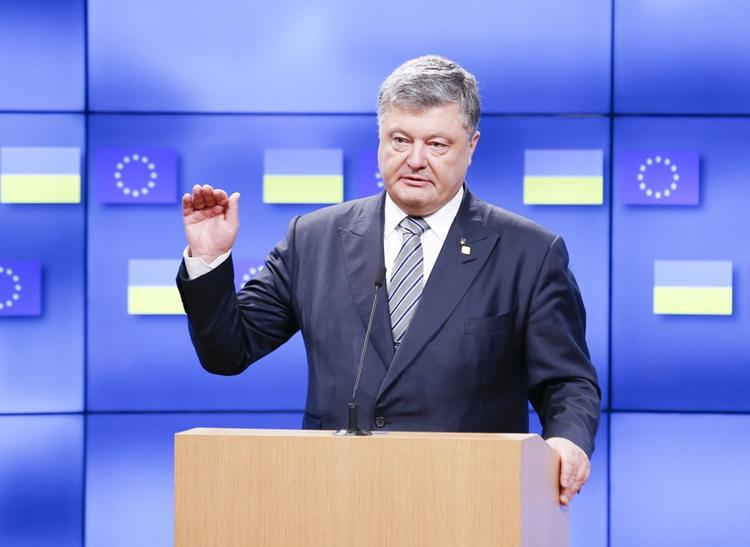 Порошенко отказался от проведения досрочных выборов на Украине