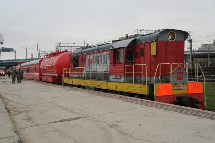 Локомотив пассажирского поезда сошел с рельсов в Новосибирске