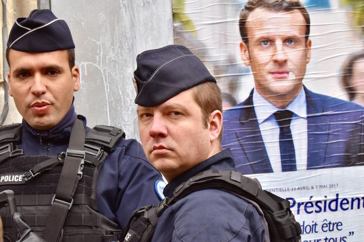Представитель французских ультраправых сознался в покушении на Эммануэля Макрона