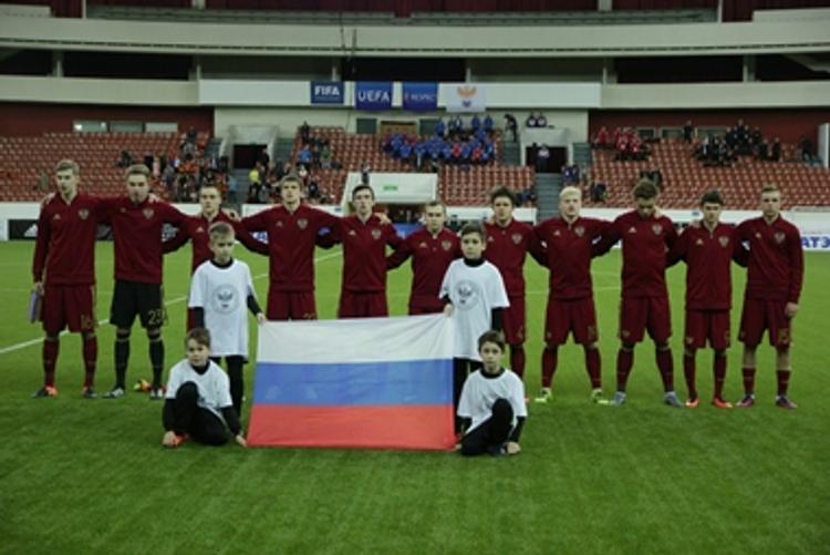 Сборная России по футболу отрицает конфликт внутри команды