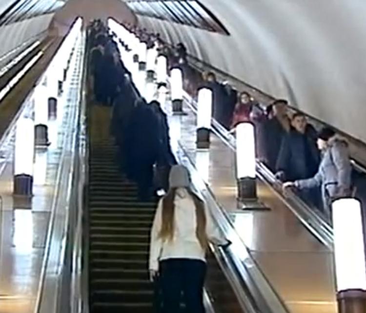 Метрополитен просит москвичей отказаться от поездок в часы пик