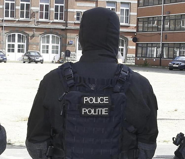 В рамках обысков в Брюсселе нашли автоматы Калашникова