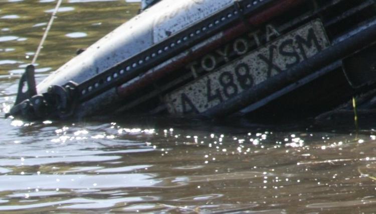 Машина с девушками сорвалась с обрыва в реку на Камчатке