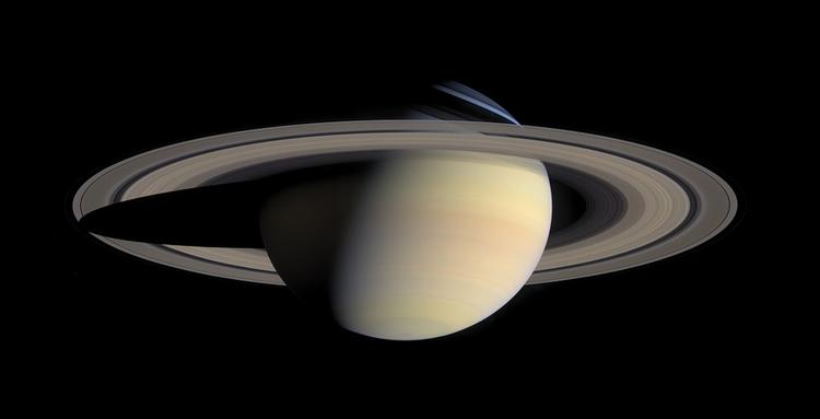 Останки гигантского существа нашли на спутнике Сатурна