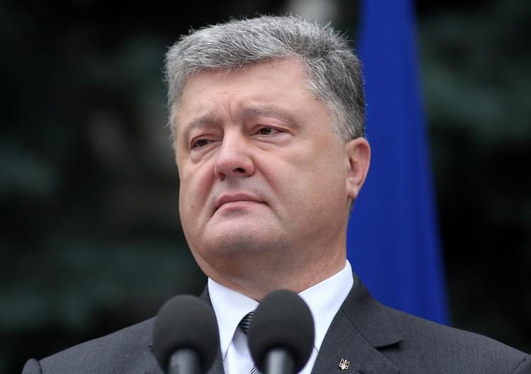 Порошенко заявил о безальтернативности курса на вступление Украины в НАТО