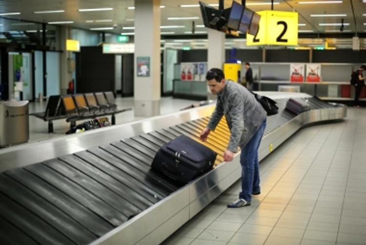 Госдума РФ исключила из авиабилетов тариф на багаж, когда его нет