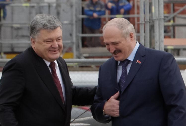 Начались переговоры Петра Порошенко и Александра Лукашенко