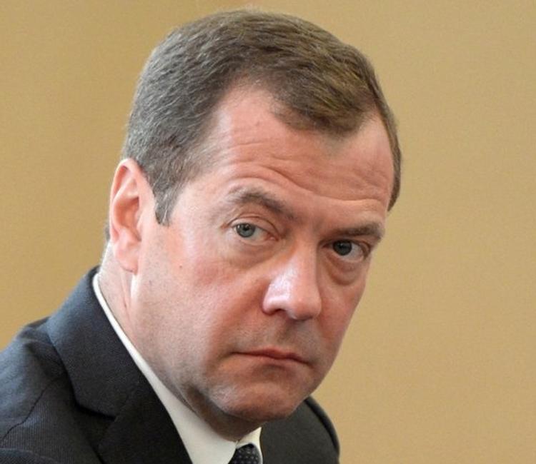 Дмитрий Медведев покатался на беспилотном автобусе