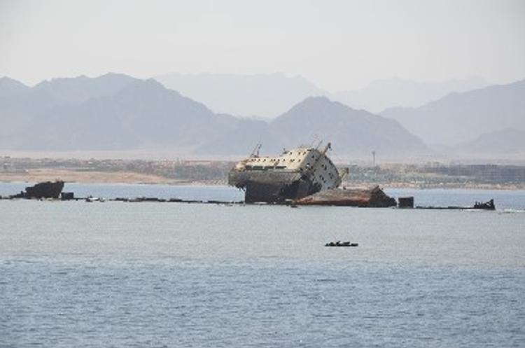 У берегов Крыма тонет сухогруз с 9 членами экипажа