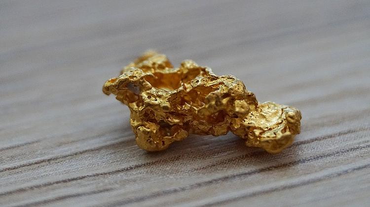 Десятикилограммовый золотой самородок обнаружили в Хабаровском крае