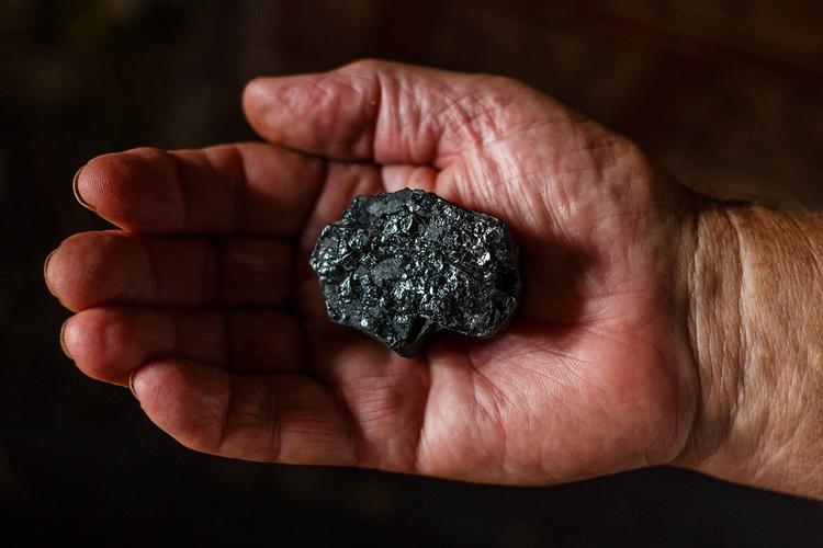 В Туве произошло  задымление на угольной шахте