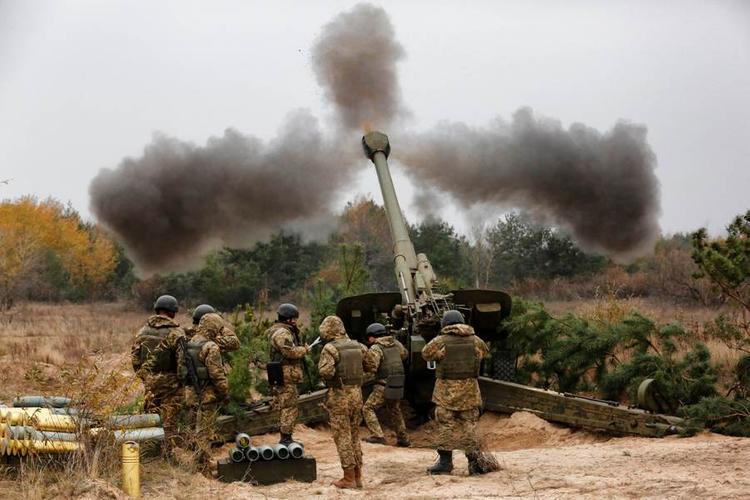 При взрыве орудия в Донбассе погибли двое украинских военных