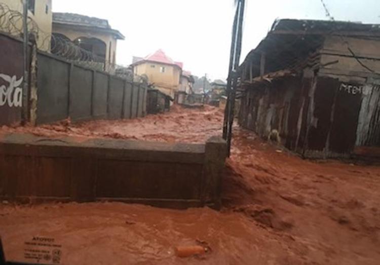 Десятки детей погибли в результате наводнений в Сьерра-Леоне