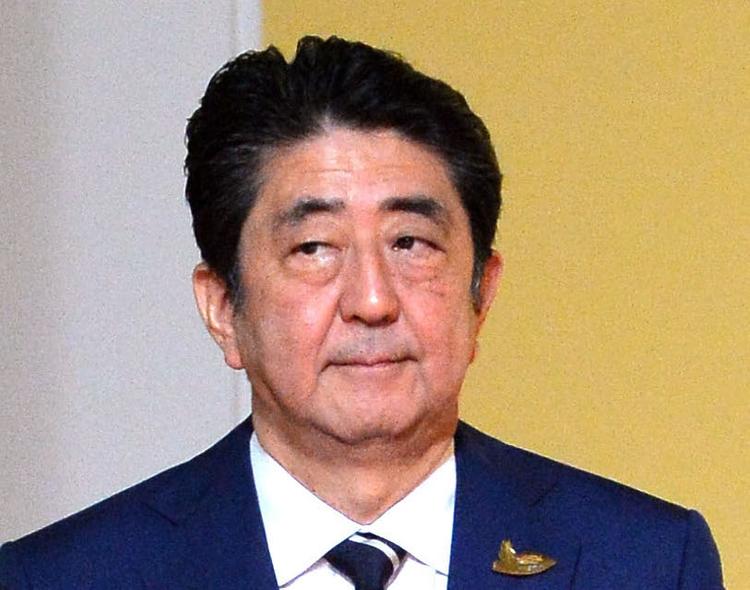 Премьер-министр Японии призвал не повторять ужасов Второй мировой войны