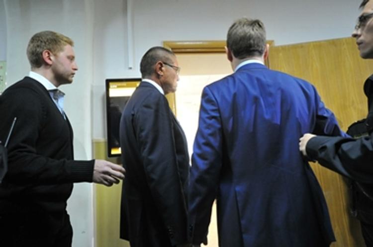 Алексей Улюкаев в зале суда пошутил про экономику РФ