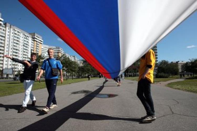 Московский экстремал спрыгнул с высотки в честь Дня флага (ВИДЕО)