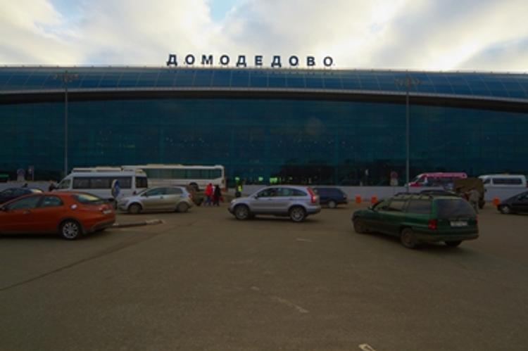 В аэропорту Домодедово после дождя протекла крыша