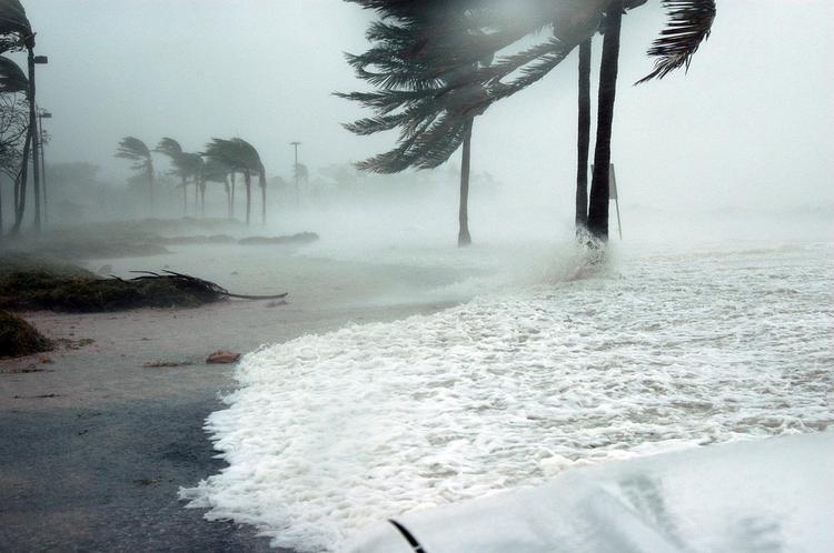 На побережье США обрушился мощнейший ураган Харви, 30 человек пропали без вести