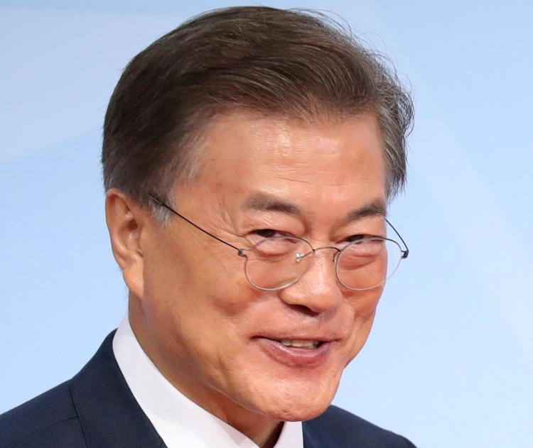 Южная Корея не намерена размещать ядерное оружие США на своей территории