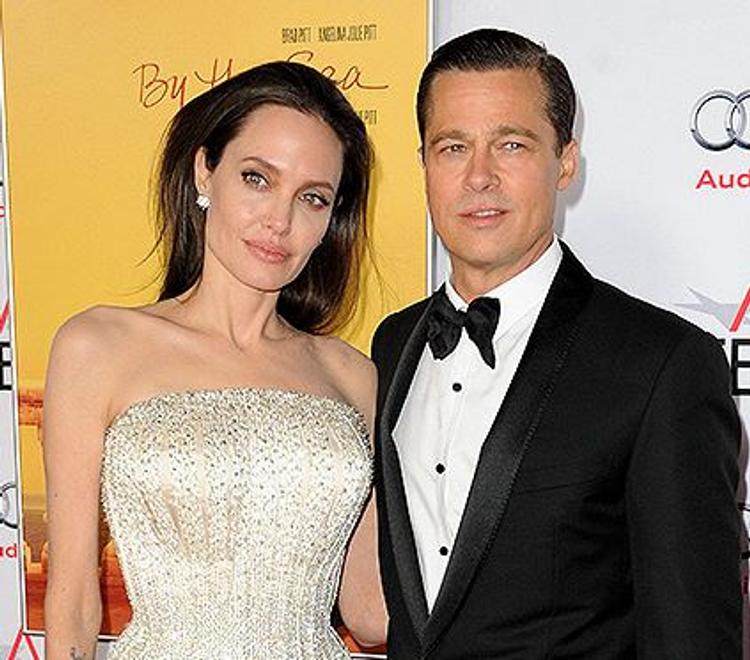 Питт и Джоли твердо решили развестись для воссоединения семьи