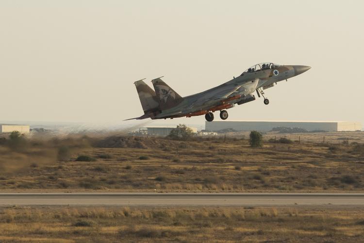 Авиация Израиля нанесла удар по сирийской армии