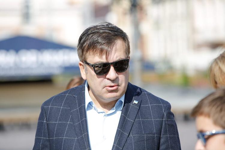 Прорвавшегося на Украину Саакашвили бросила супруга