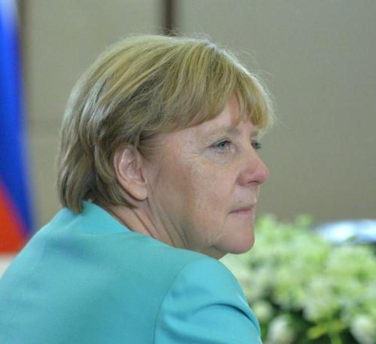Меркель: предложение Путина о миротворцах не дает оснований для отмены санкций