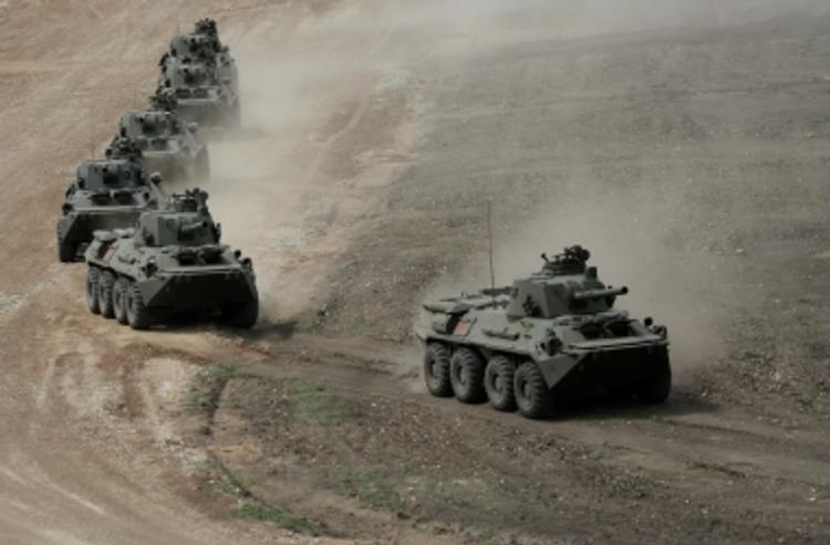 Турция перебрасывает бронетехнику к сирийской границе