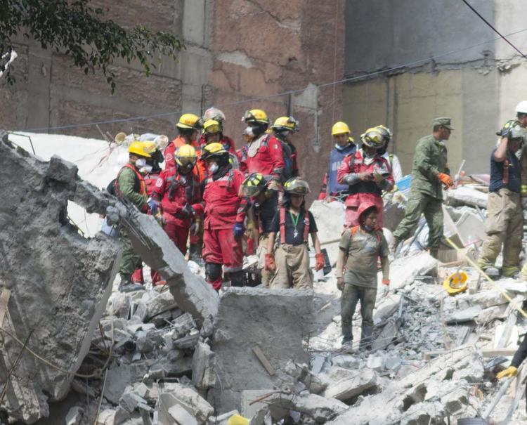 Не менее 200 человек без вести пропали после землетрясения в Мексике