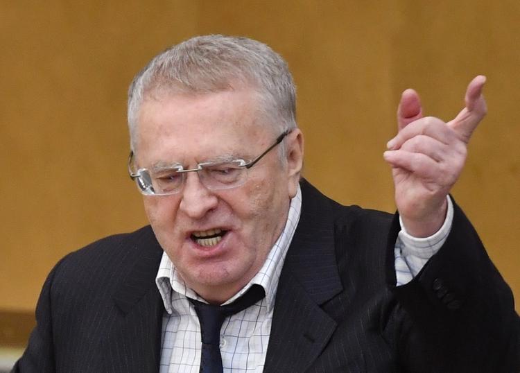Жириновский требует, чтобы депутаты делали прививки
