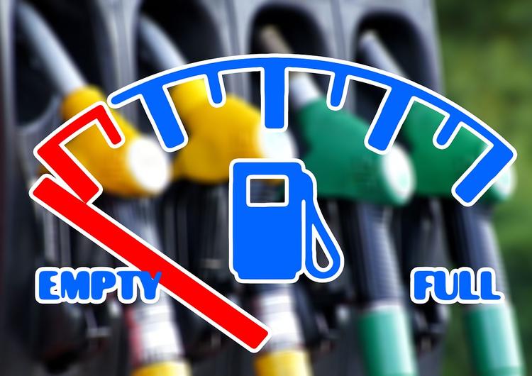 В КНДР резко выросли цены на бензин из-за санкций