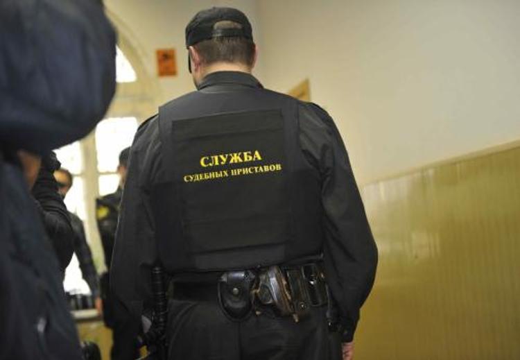 В Кузбассе судебный пристав притворился девушкой, чтобы найти должника