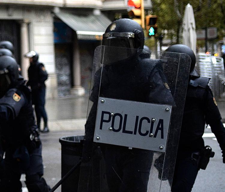Власти Каталонии заявили о 337 пострадавших в ходе столкновений