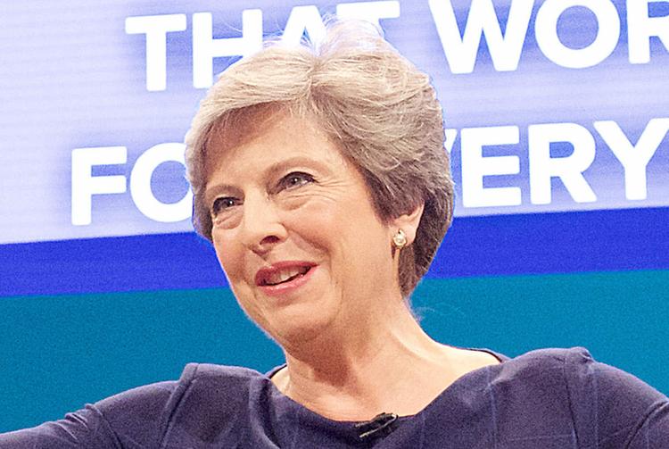 Власти Великобритании опровергли слухи об отставке Терезы Мэй