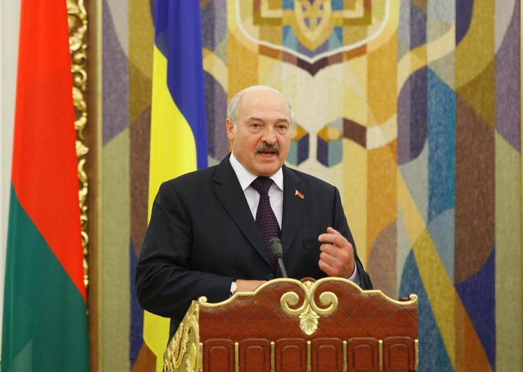 Лукашенко поздравил Путина с юбилеем