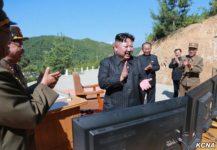 Лидер КНДР Ким Чен Ын назначил членом политбюро свою родную сестру