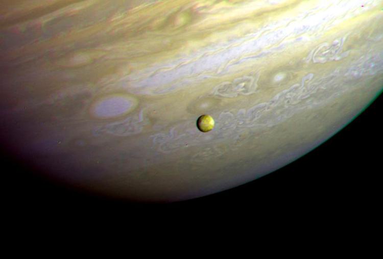 NASA опубликовало новые фотографии Юпитера и его спутников
