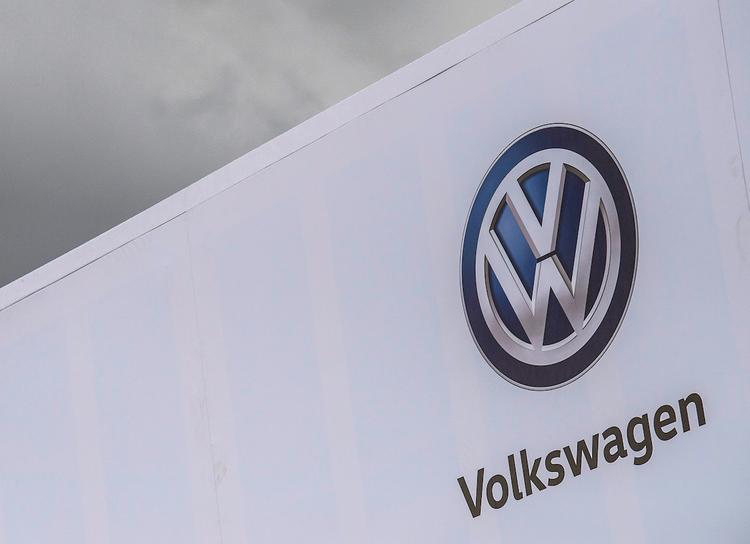 В Крыму запретили продавать машины Volkswagen