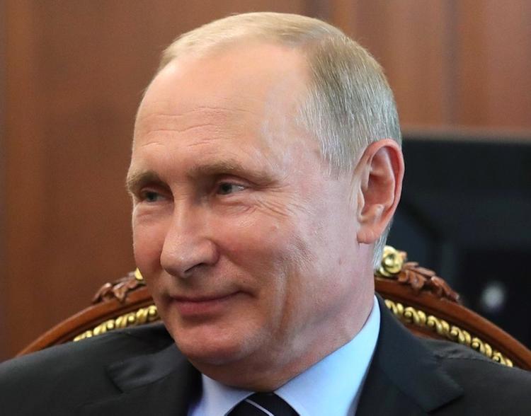 Путин получил щенка алабая в подарок от президента Туркмении