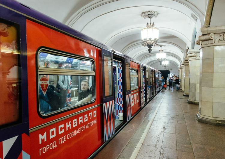 Сбой в движении поездов произошел на оранжевой ветке московского метро