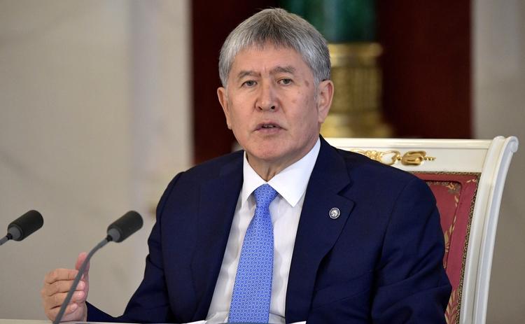На границе  Казахстана и Киргизии образовалась очередь  на КПП