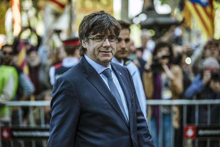 Глава Каталонии хочет встретиться с испанским премьер-министром