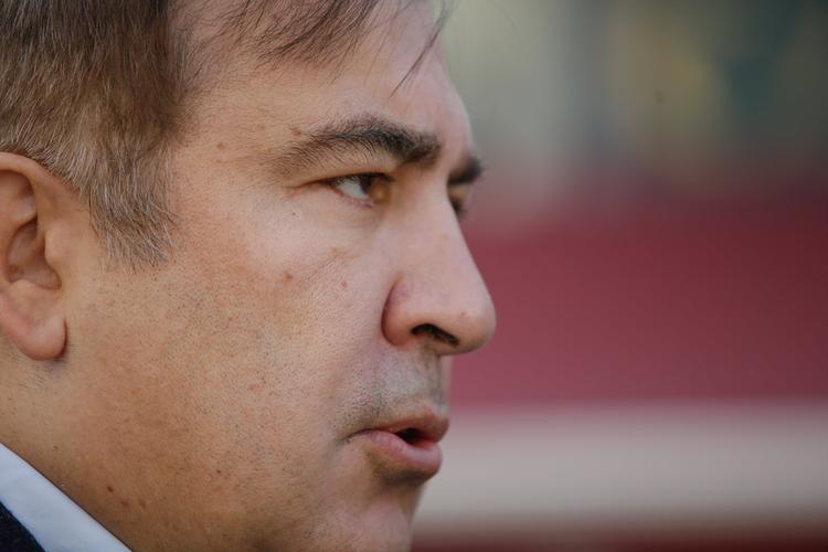 Саакашвили призвал народ требовать отставки Порошенко