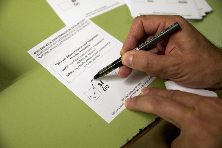 Испанский суд признал закон о референдуме в Каталонии недействительным